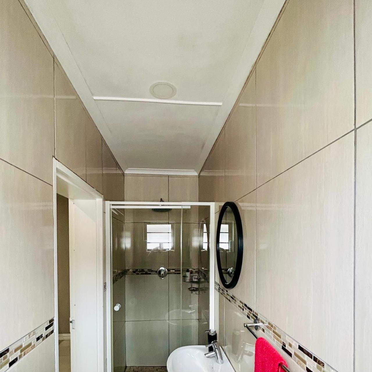 איסט לונדון Hidden Bliss Guesthouse חדר תמונה